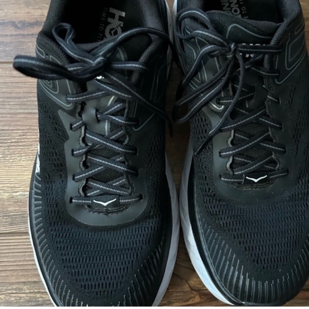 Hoka size 8.5 women’s or 7 men’s - worn 4 times like almost new :)